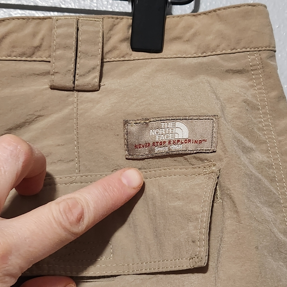 THE NORTH FACE Capri Pants Womens 6 Khaki Cargo Hiking Nylon Outdoor Trails - Picture 7 of 11